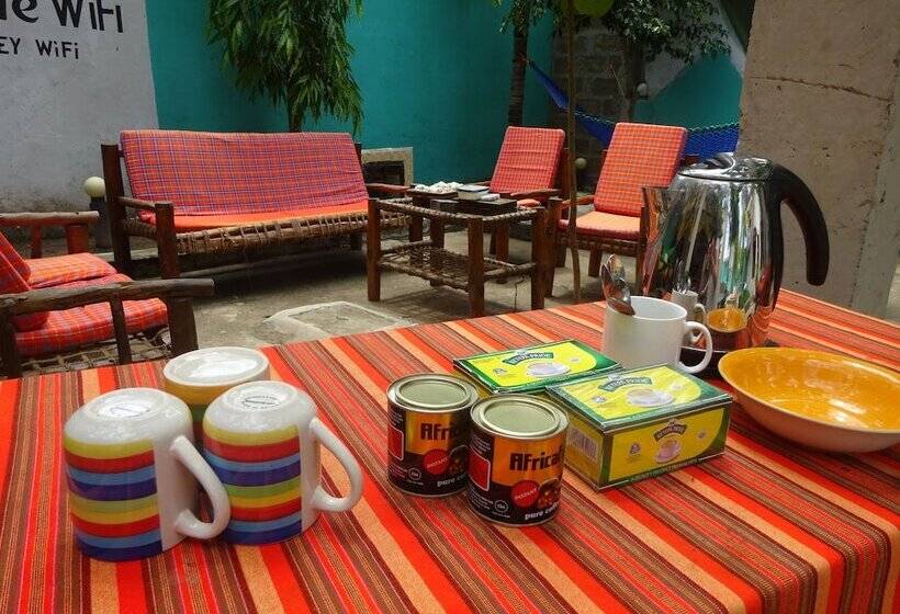تختخواب و صبحانه Homeland Swahili Lodge   Hostel
