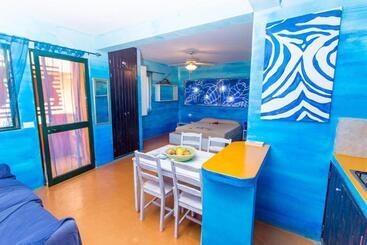 تختخواب و صبحانه Surfactivity Guest House