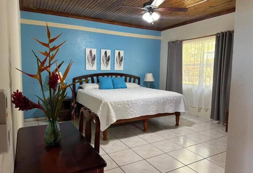 هتل Seagrape Plantation Resort & Dive Center