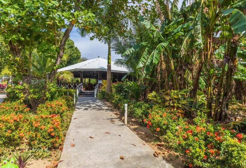 هتل Seagrape Plantation Resort & Dive Center