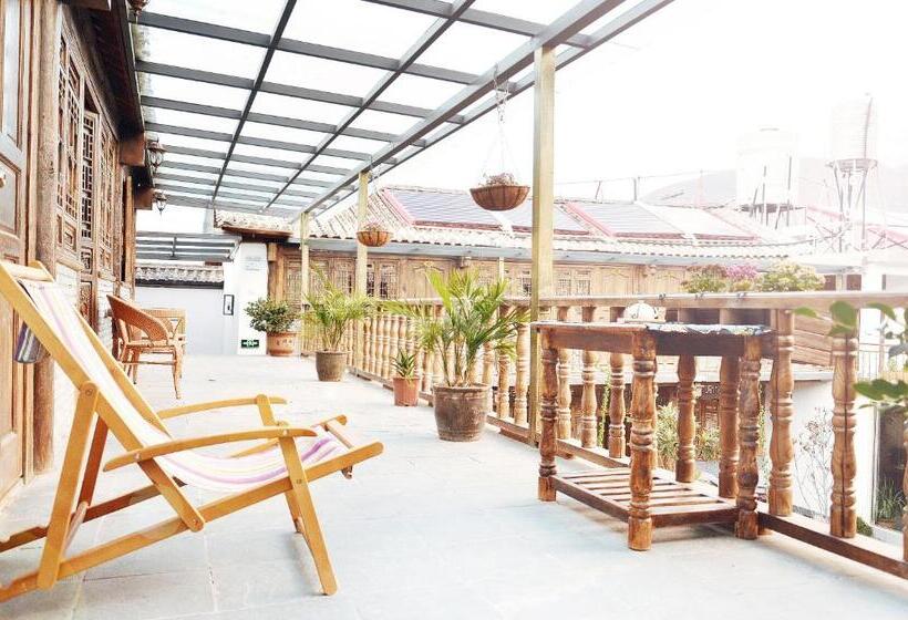 호텔 Tourist Courtyard