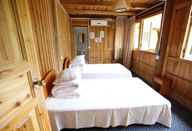 Dragon's Den Hostel
