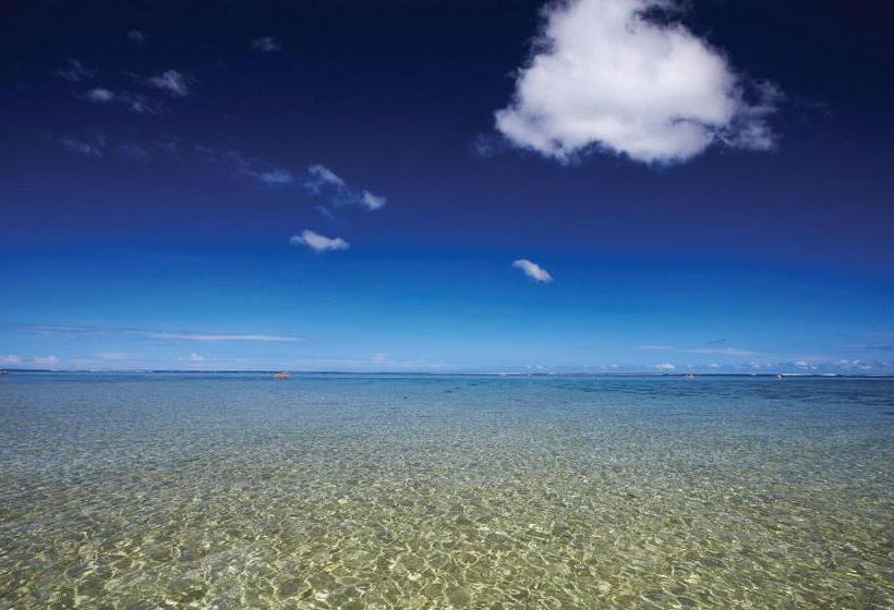 Outrigger Fiji Beach Resort