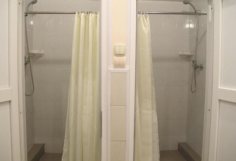 Uyutniy Hostel