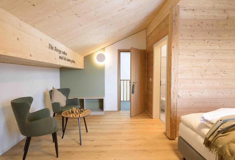 Alphotel Biel Kinzig   Access By Cable Car Only!