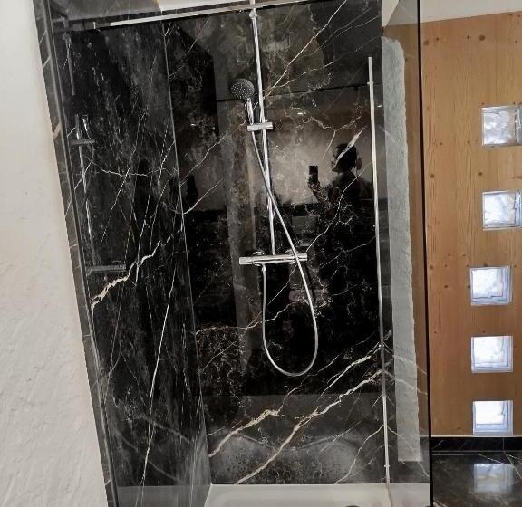 مبيت وإفطار Grange Du Lac