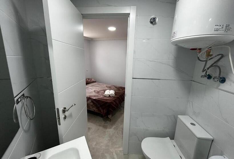 تختخواب و صبحانه Habitaciónes Doble Con Baño Privado En El Centro De Madrid