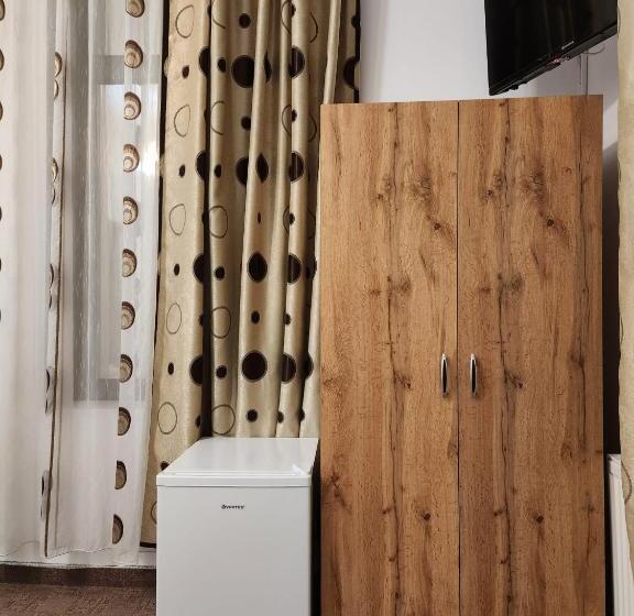 تختخواب و صبحانه Luxinn