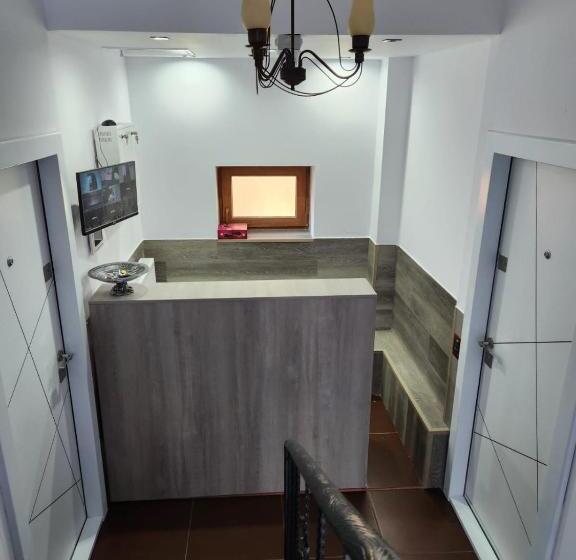 تختخواب و صبحانه Luxinn