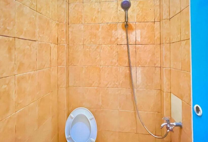 Отель Amira House Kisaran Redpartner