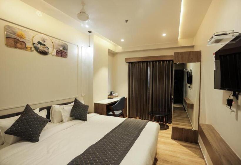 Shrigo Hotel Lake Metro