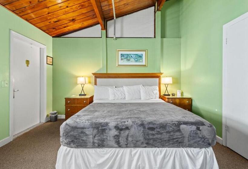 בית מלון כפרי Oceanfront Inn, Standard Room, King Bed, Town View, #10