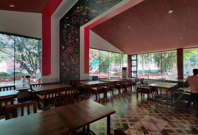 فندق Orchard Resort By Vaishali Group