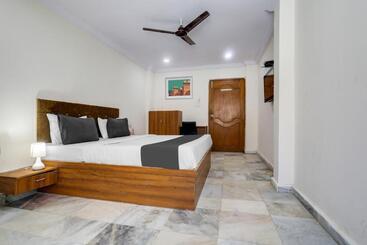 هتل Oyo Venus Inn