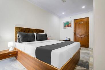 هتل Oyo Venus Inn