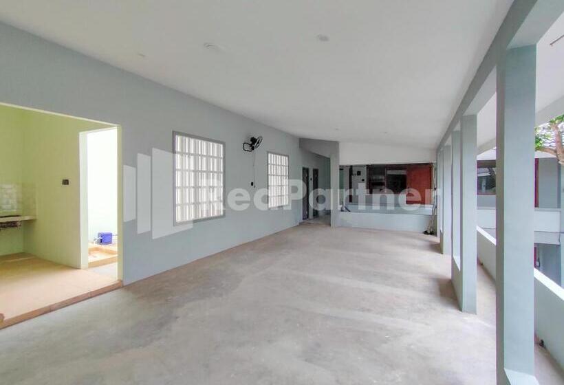 هتل Saijaan Guesthouse Unej Redpartner
