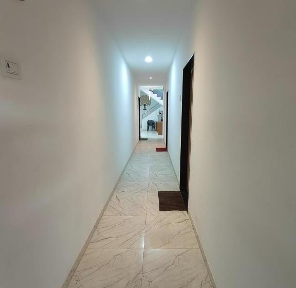 호텔 Shri Resort & Lodging