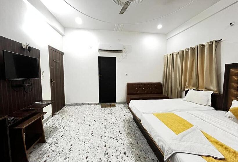 فندق Vrinda Sarovar