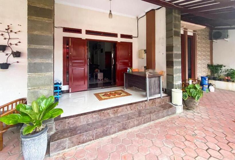 هتل Wisma Falira Serang Syariah Mitra Reddoorz