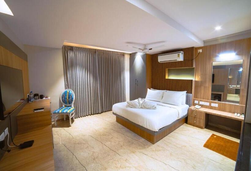 Oviya Hotels
