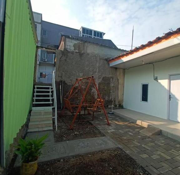 Пансион Almic Guesthouse Bogor