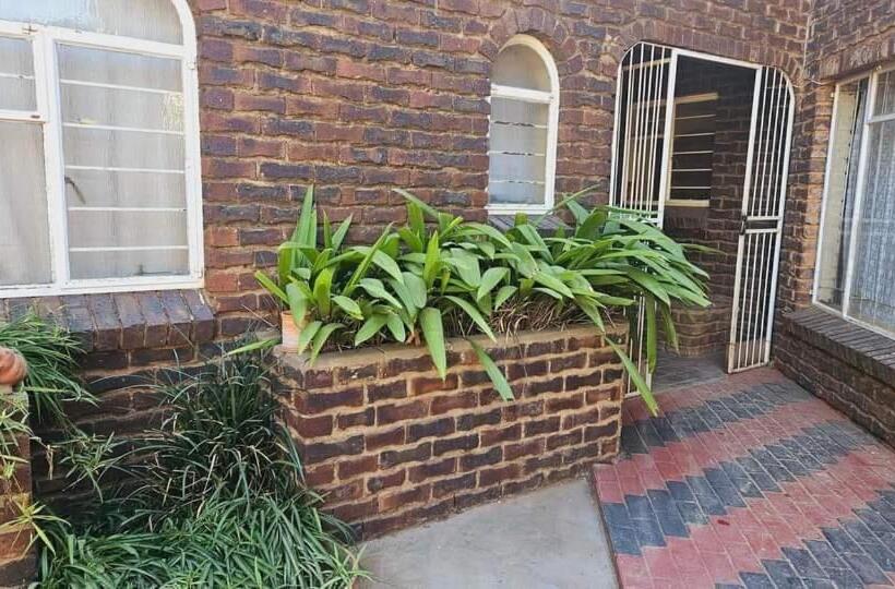 ペンション Happy Stay Guest House Mafikeng