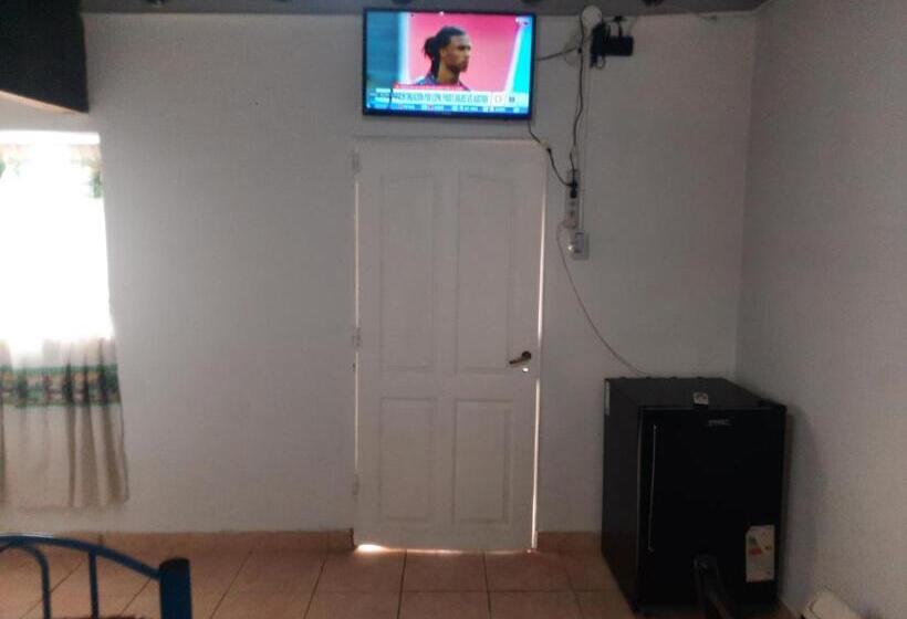 بنسيون Hostel El Submarino