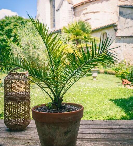 پانسیون Le Prieuré Sainte Croix