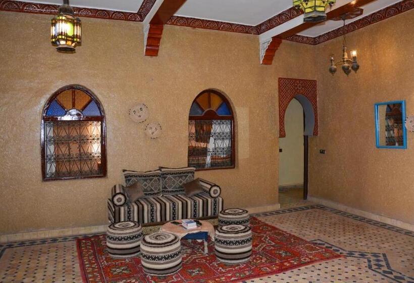 پانسیون Sahara House