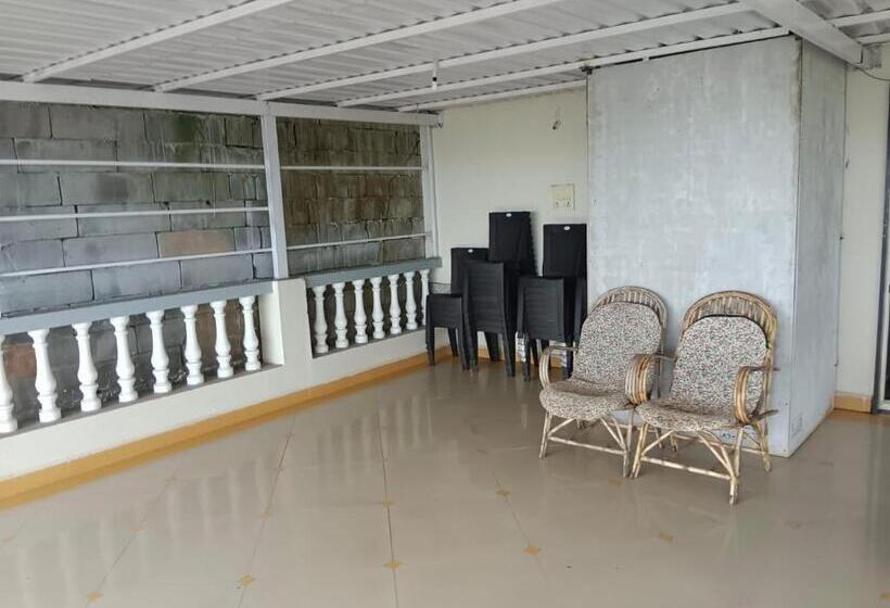리조트 Astra Sea View Rooms And Villa North Goa