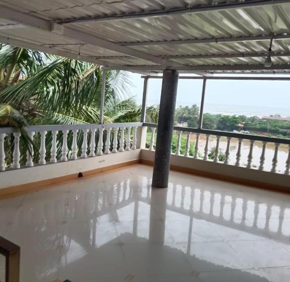 리조트 Astra Sea View Rooms And Villa North Goa