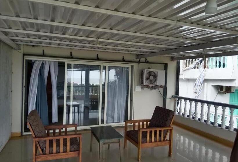 리조트 Astra Sea View Rooms And Villa North Goa