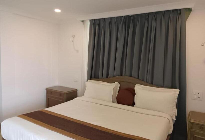 리조트 Astra Sea View Rooms And Villa North Goa