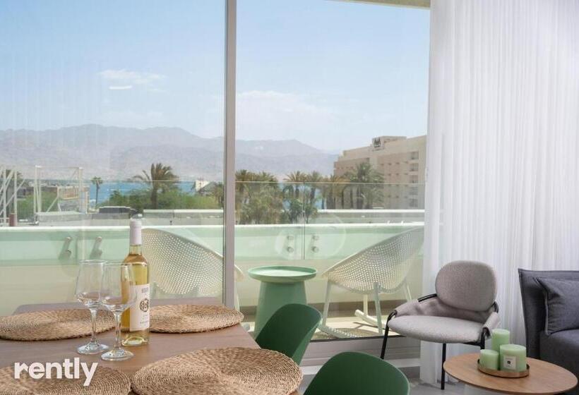 Sea Side Daisy Apartment By Rently