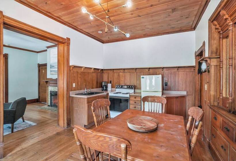 The Grand Inn Apartment Hotel 200