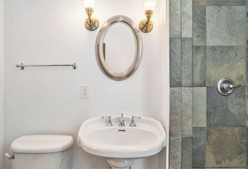 The Grand Inn Apartment Hotel 200