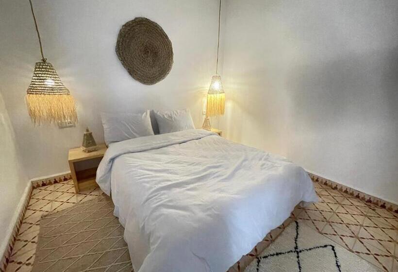 مبيت وإفطار Ecobay Hostel