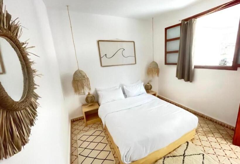 مبيت وإفطار Ecobay Hostel