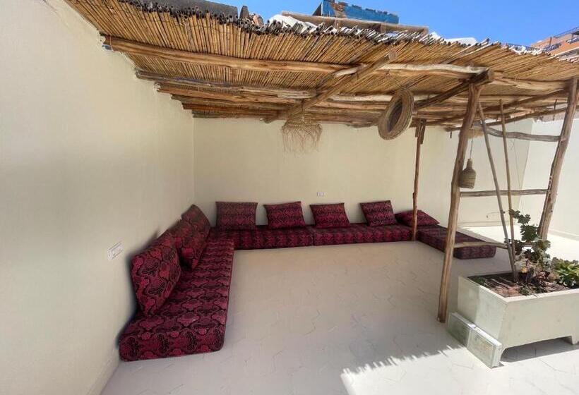 مبيت وإفطار Ecobay Hostel