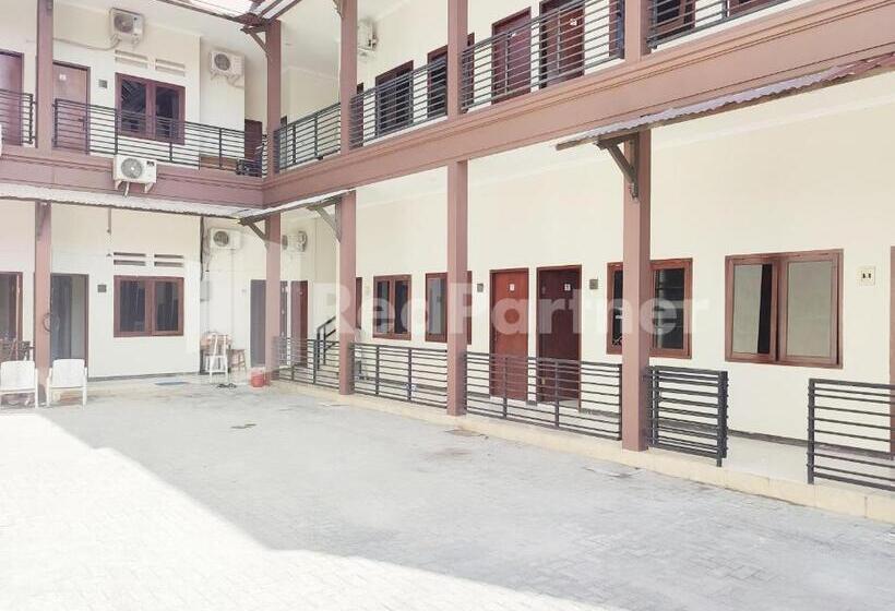 هتل Mutiara Residence Near Simpang Lima Mitra Reddoorz