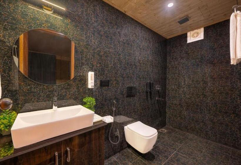 فندق 2 Bedroom I Kufri Home I By Exotic Stays