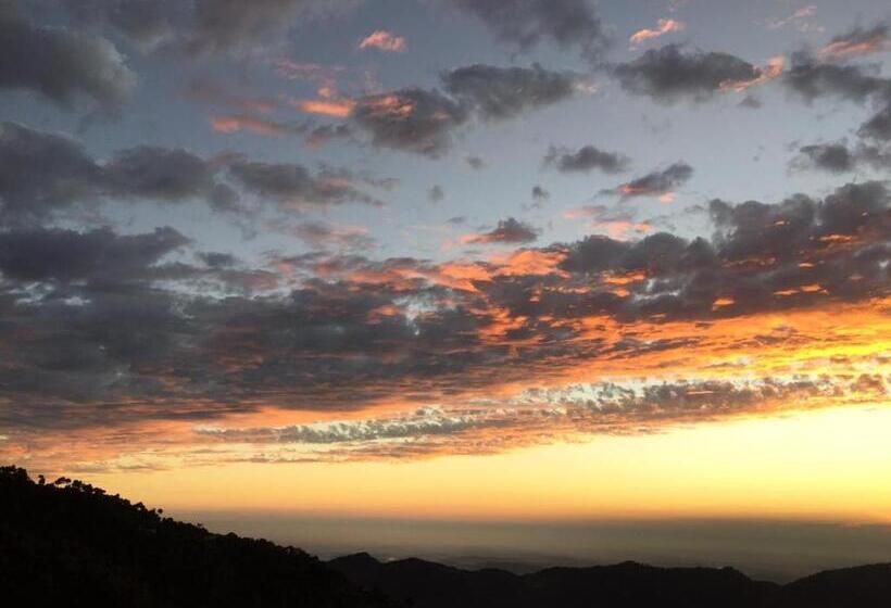 فندق 2 Bedroom I Kufri Home I By Exotic Stays