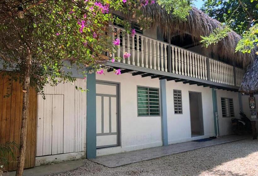 پانسیون Bamboo Rincon Del Mar