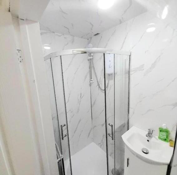 פנסיון Double Ensuite Room Free Parking