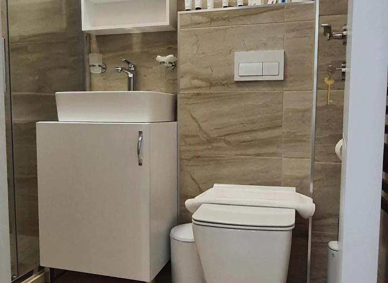 פנסיון Vila Ajet