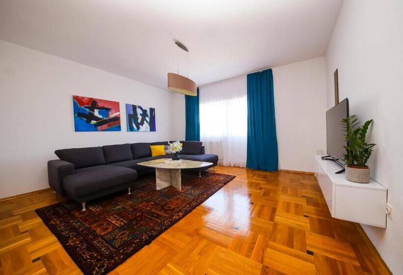 Villa Khalilah Apartments
