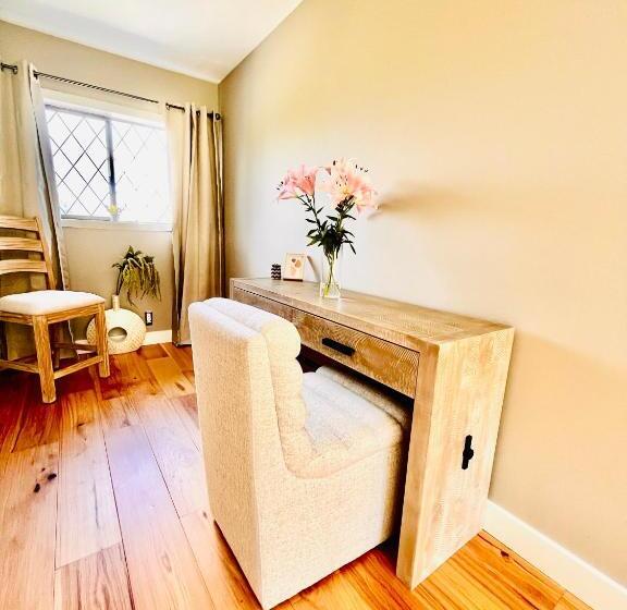 تختخواب و صبحانه Oceanside Manor   Fancy Room   Golf Course & Beach View