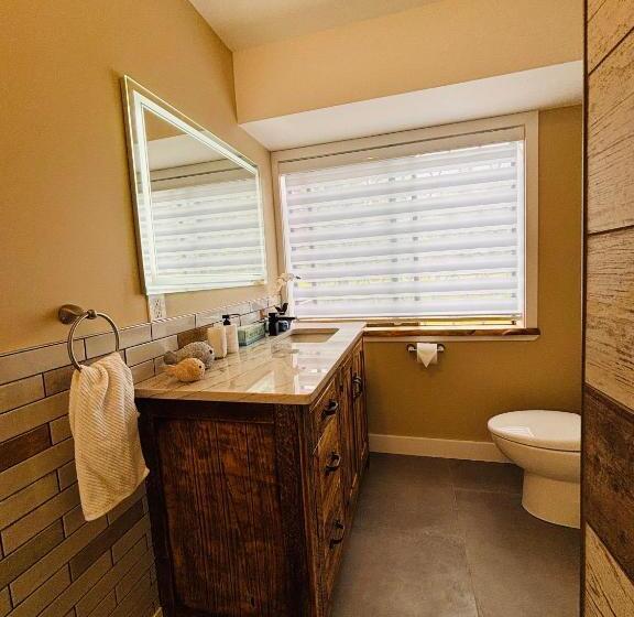 تختخواب و صبحانه Oceanside Manor   Fancy Room   Golf Course & Beach View