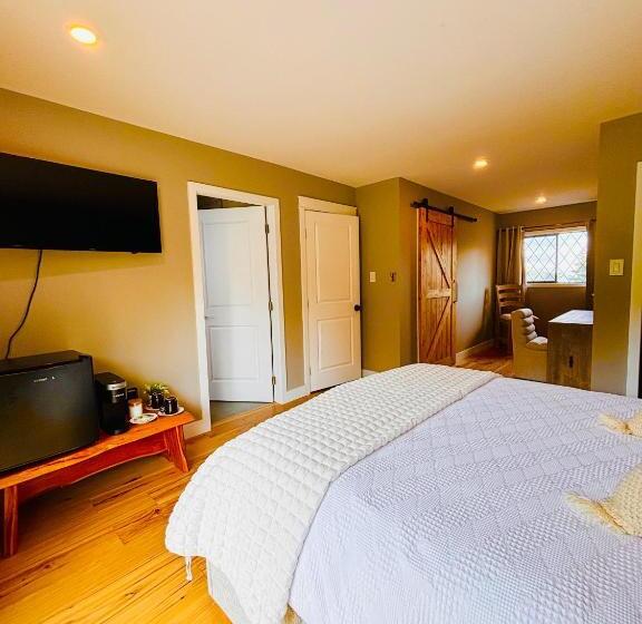 تختخواب و صبحانه Oceanside Manor   Fancy Room   Golf Course & Beach View