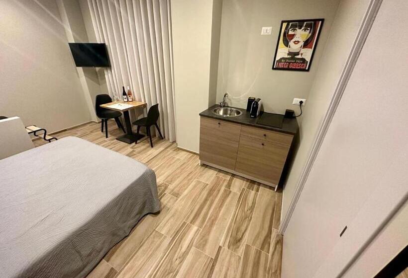 تختخواب و صبحانه Qualora Room & Suite